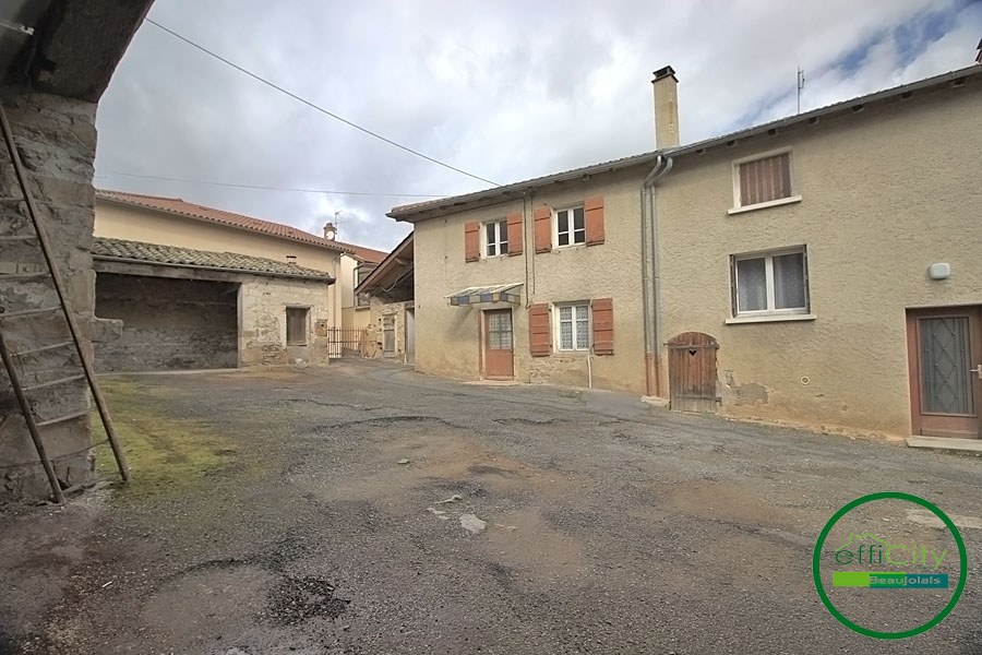  69430-QUINCIE EN BEAUJOLAIS-ENSEMBLE IMMOBILIER-MAISON 90² ET DEPENDANCE 130m²